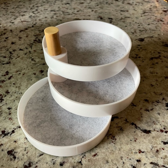 2Bandits 3-tiered Jewelry Storage - Picture 5 of 7